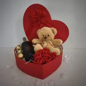 Кутия сърце за нея